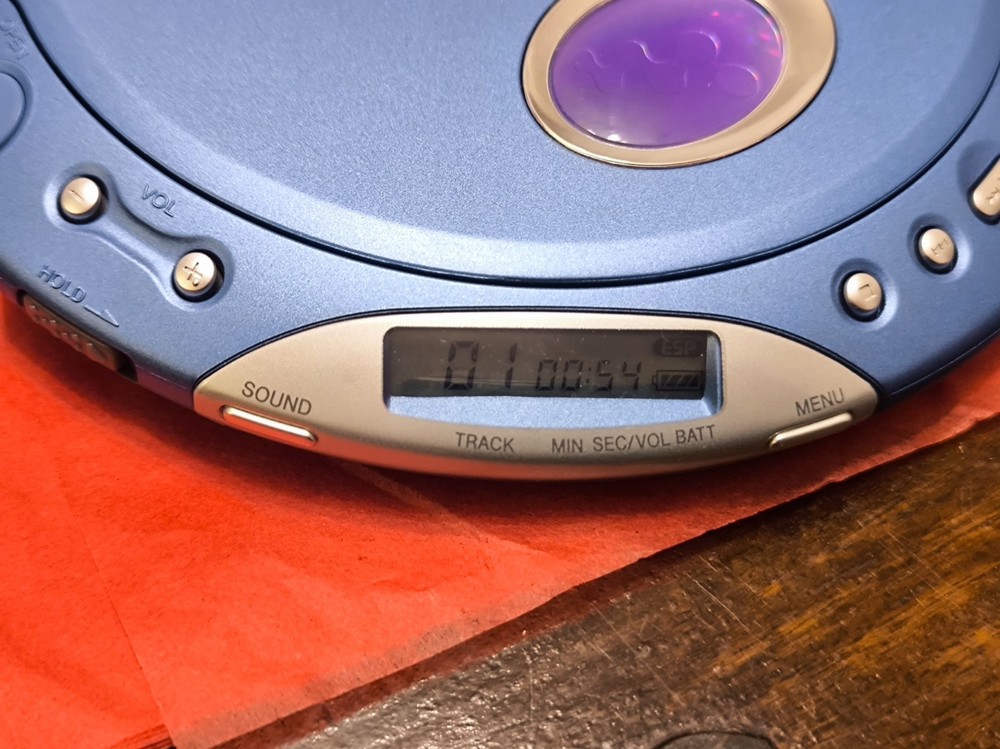 Sony D-E351 CD/CD-R/RW Walkman Blue Boxed
