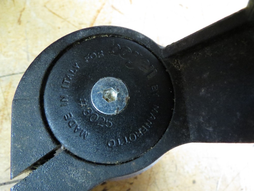 BOGEN MANFROTTO #3025 THREEWAY TRIPOD HEAD