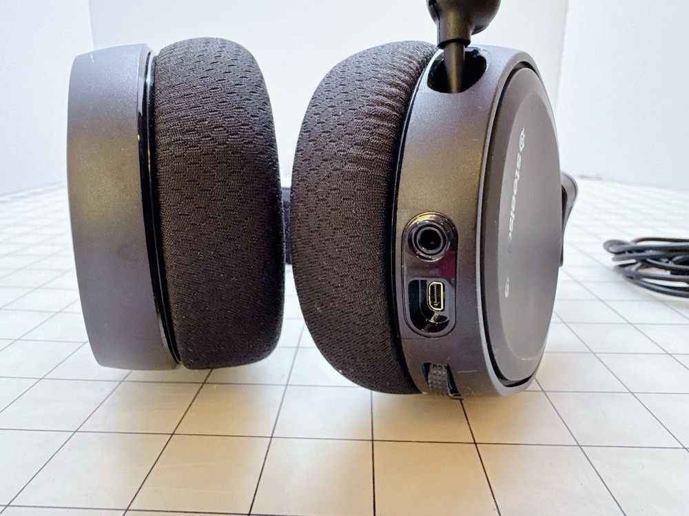 SteelSeries Arctis 3 Wired Gaming Headset - Black Model: HS-00010-tested