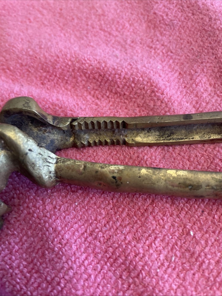 Vintage SQUIRREL Golden SOLID BRASS Cast Iron Nut Cracker