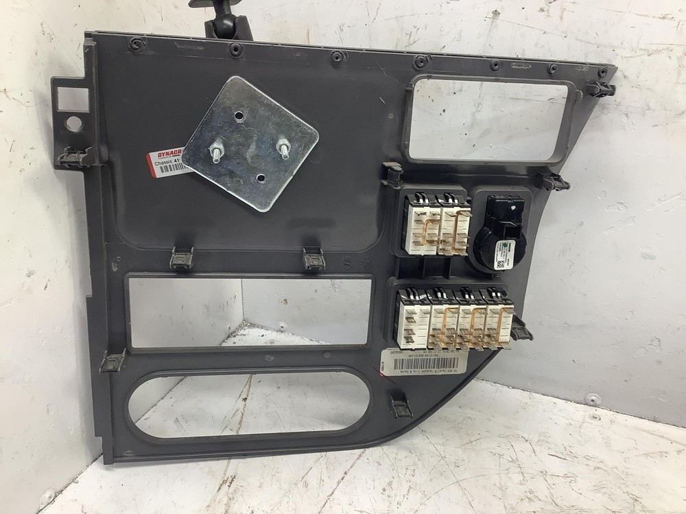 2013-2022 Peterbilt 579 SWITCH Dash Panel - Used