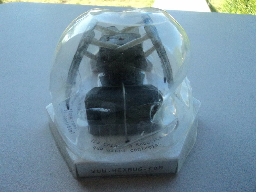 New Hexbug-Worm Micro Robotic Creatures 60-405 With Remote NIP