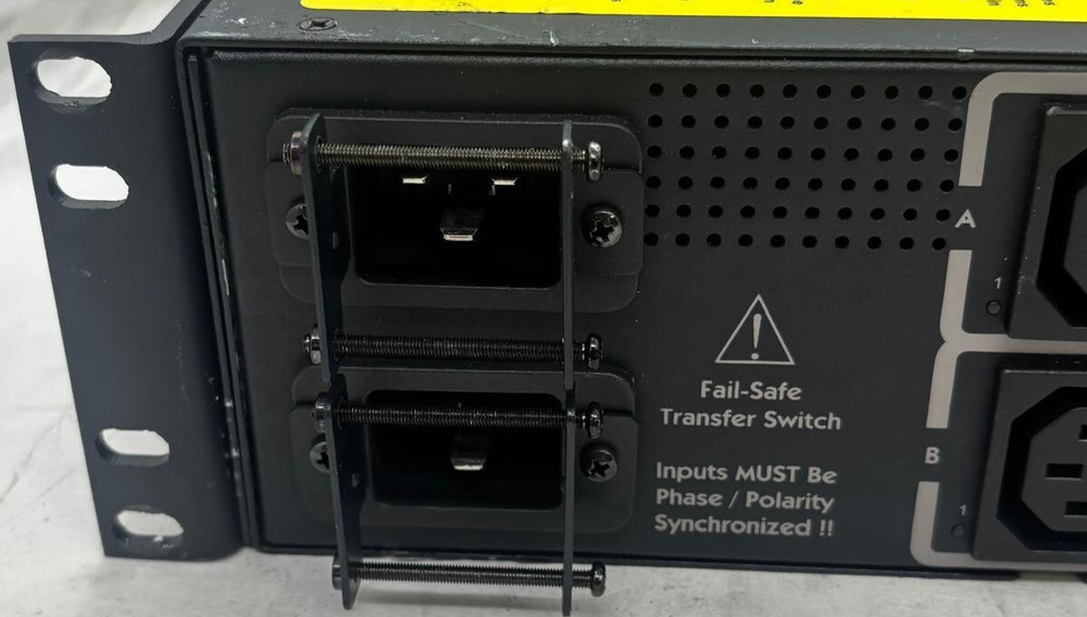 Sentry CW-16HF2A452 SWITCHED CABINET DISTRIBUTION UNIT