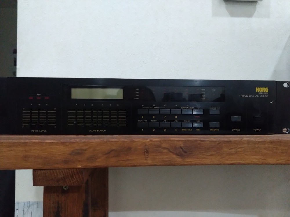 Korg SDD-3300 SDD3300 Triple Digital Delay Rack Module good condition