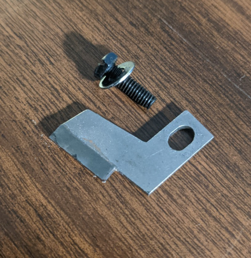 White SUPERLOCK 534 Sewing Machine Serger Lower Knife & Screw