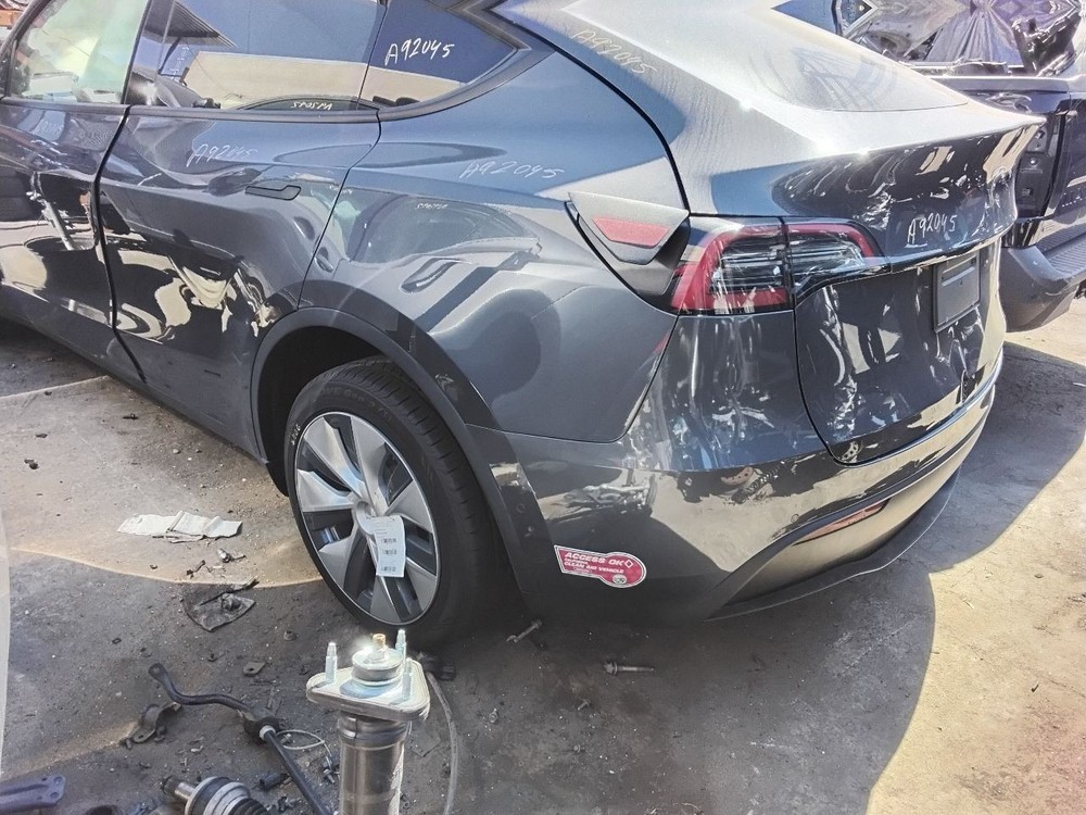 TESLA Y 2021 Camera/Projector 131747