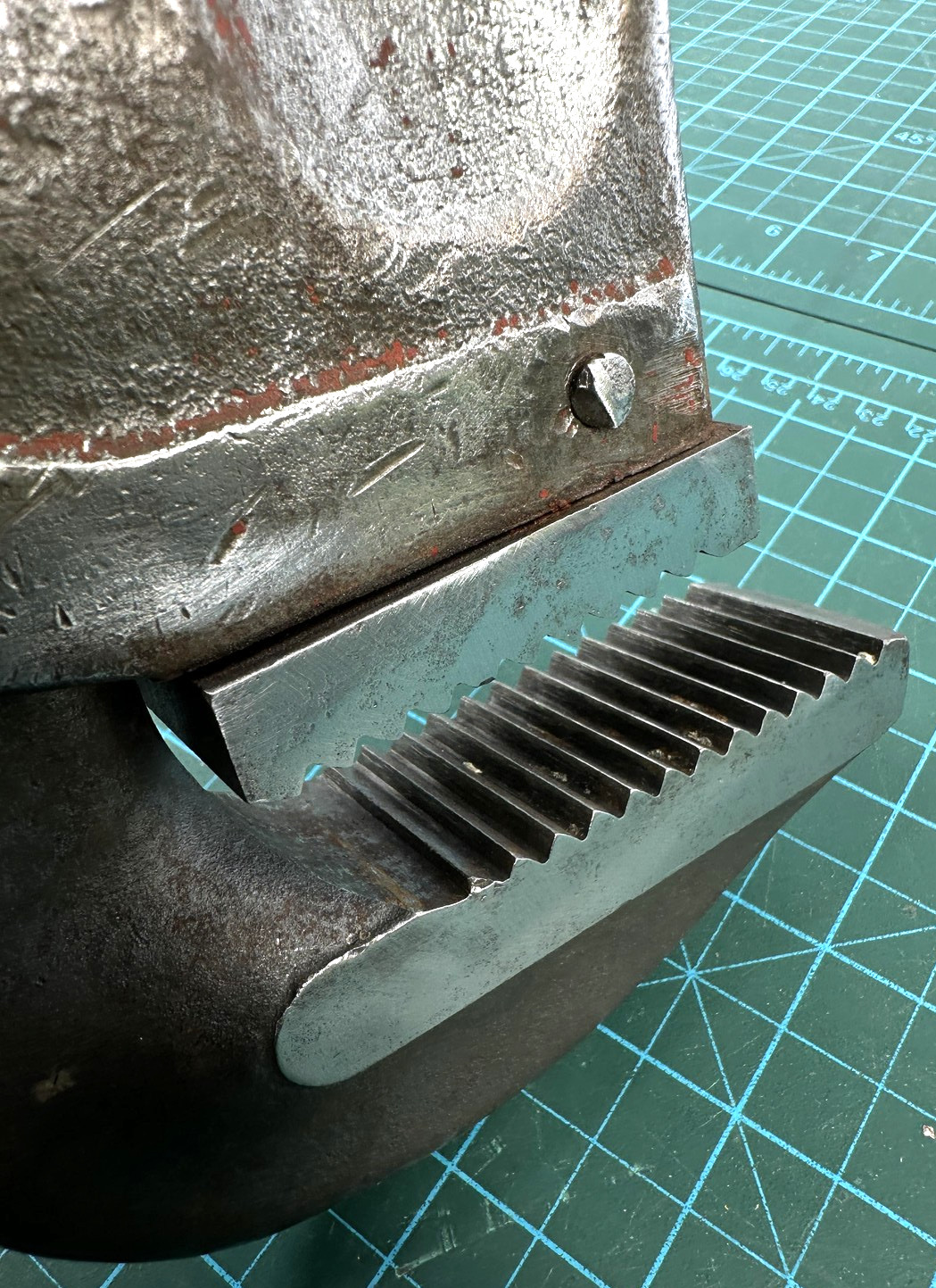 RIDGID 36 In Heavy Duty Pipe Wrench Adjustable Cast Iron Silver Made In USA