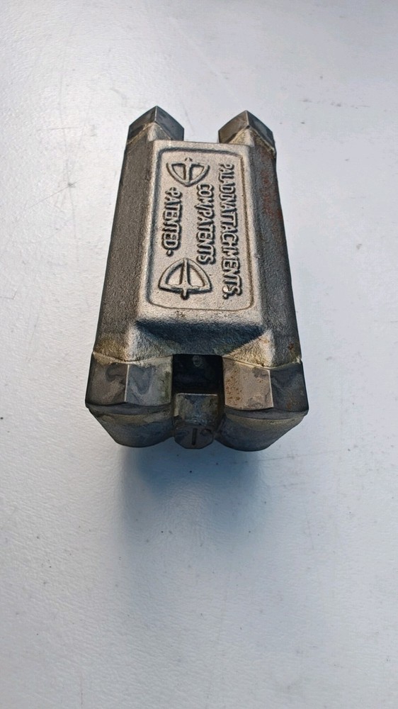 BRADCO MULCHER REVERSIBLE CARBIDE HAMMER TEETH
