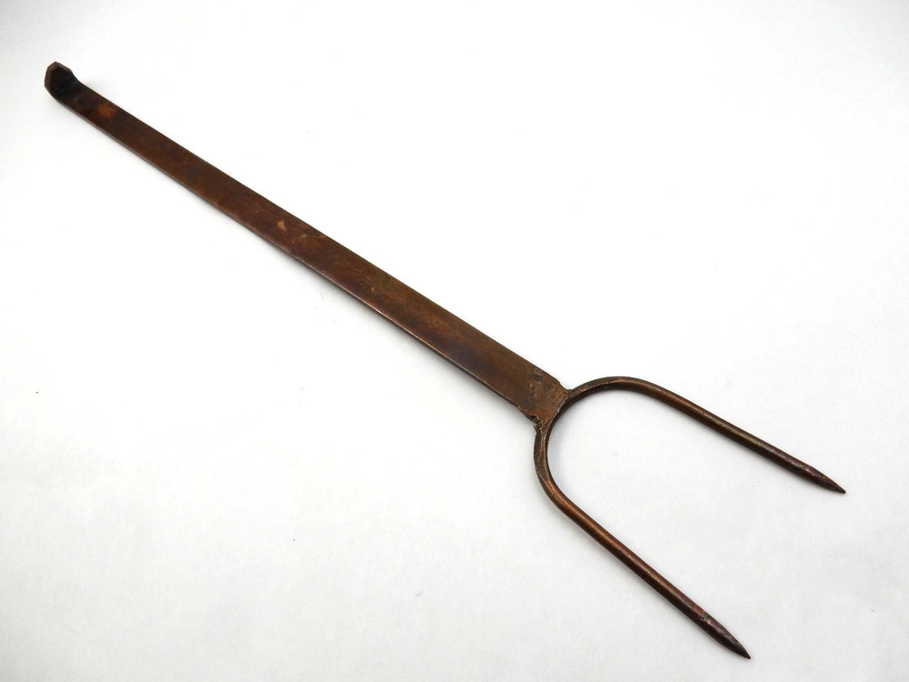 ANTIQUE SOLID COPPER HAND-FORGED TOASTING FORK WITH CURVED HANGER HANDLE