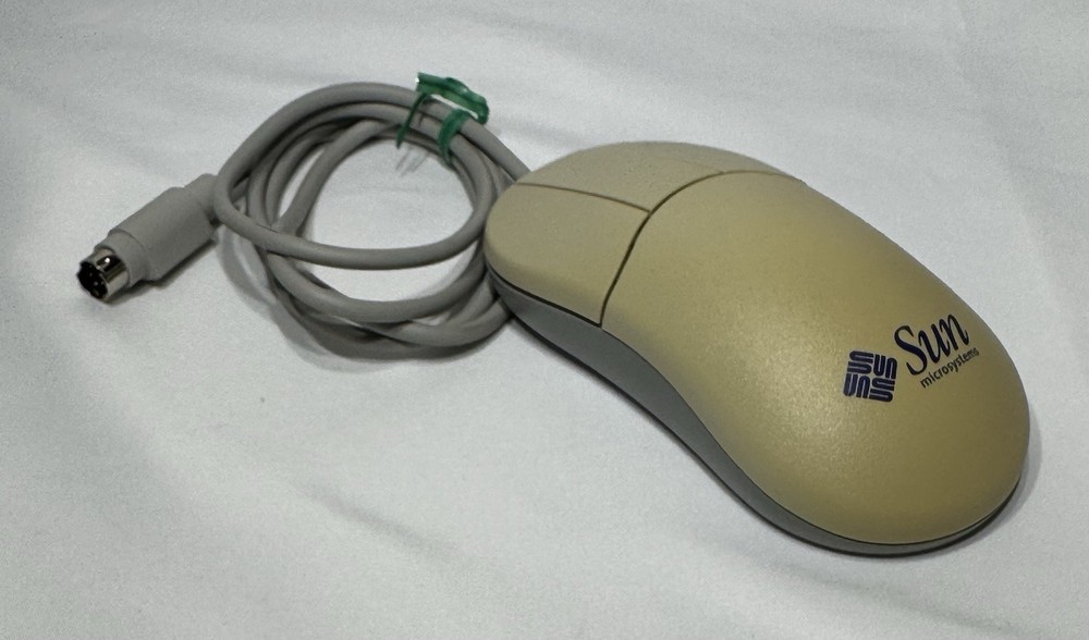 Sun Microsystems 370-3631 Type-6 Mouse, Mini-Din Connector, 3 Button - Tested