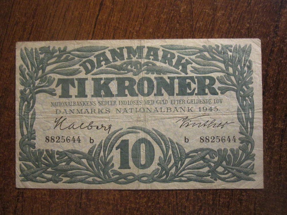 1945 DENMARK 10 KRONER prefix B