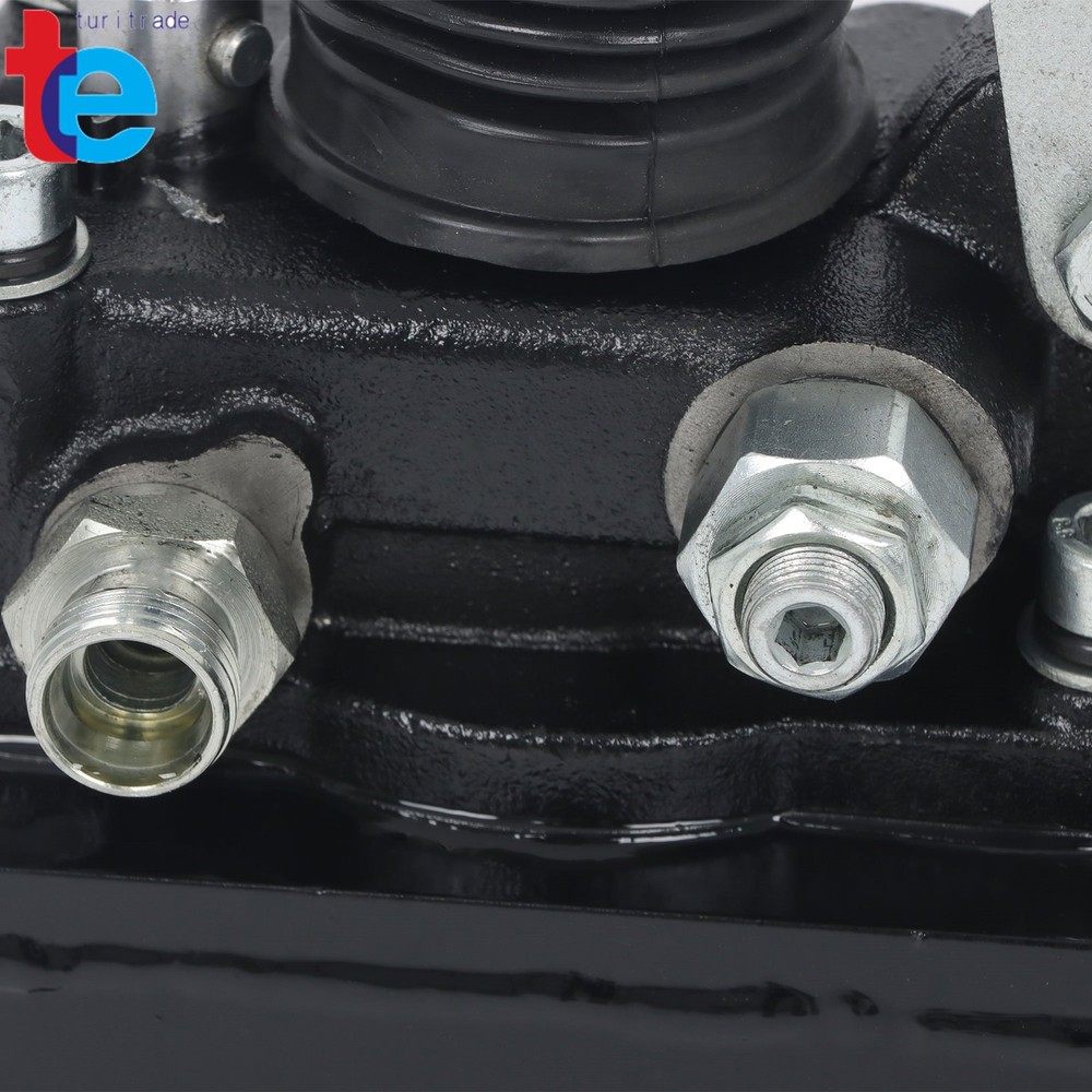 Single Acting Hydraulic Hand Pump 2.7CID With Release Knob Control
