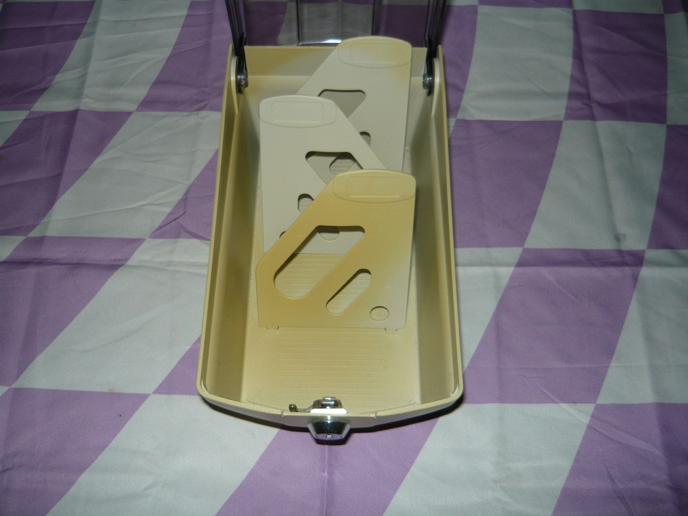 Vintage Kensiko Systems 3.5 Floppy Disk Container Used Description