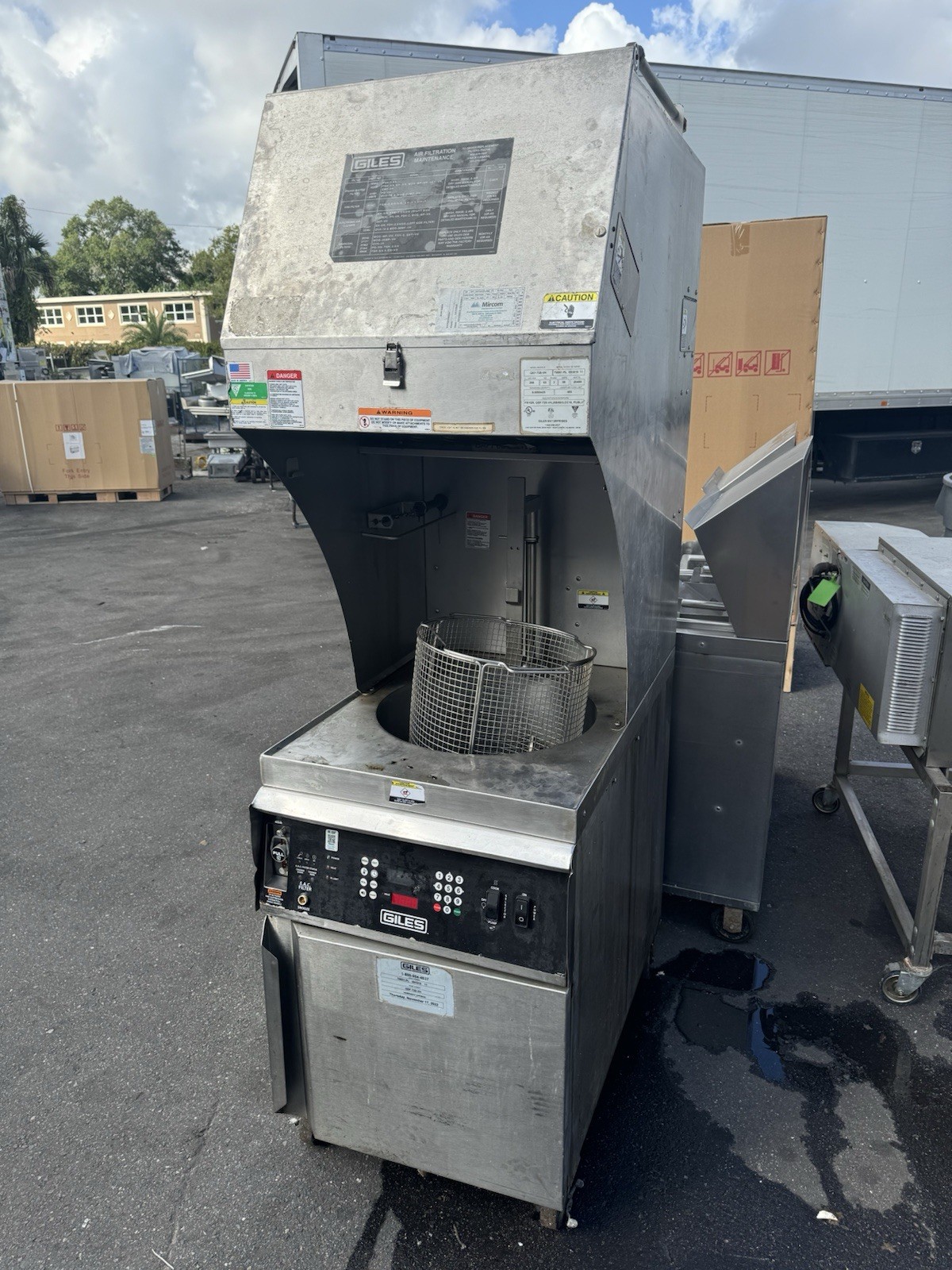 Giles Ventless Hood With Electric Fryer-Model: GEF-720-VH- Has Auto Basket Lift