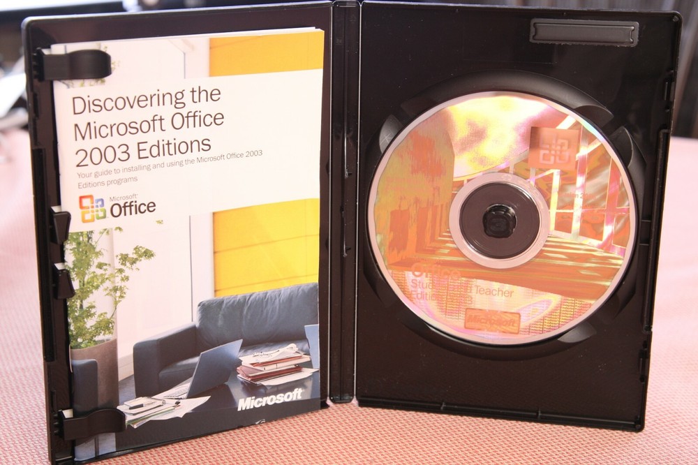 MICROSOFT OFFICE STUDENT AND TEACHER EDITION 2003 SOFTWARE WITH KEY