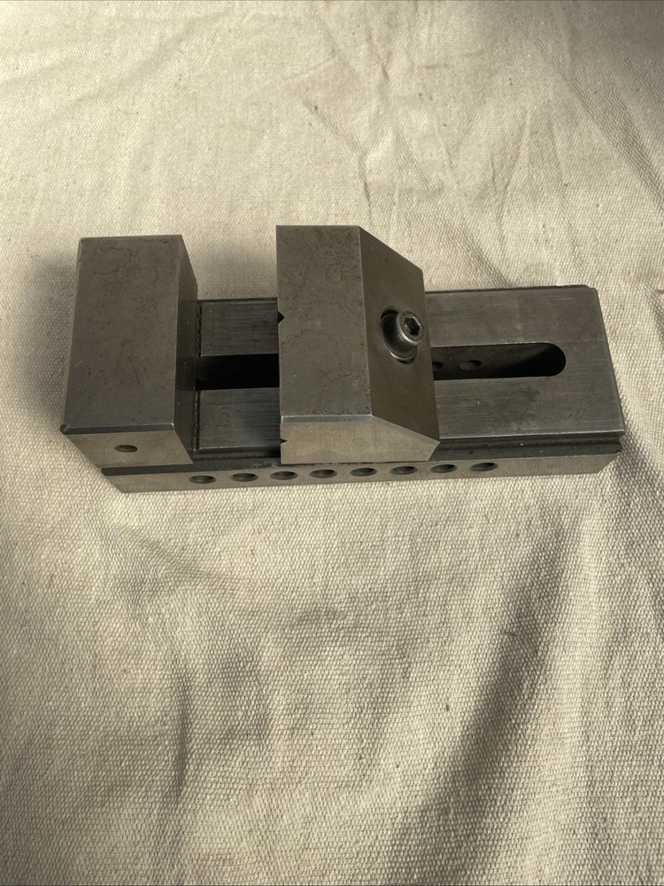 Precision Machinist Vise (inv#B23)