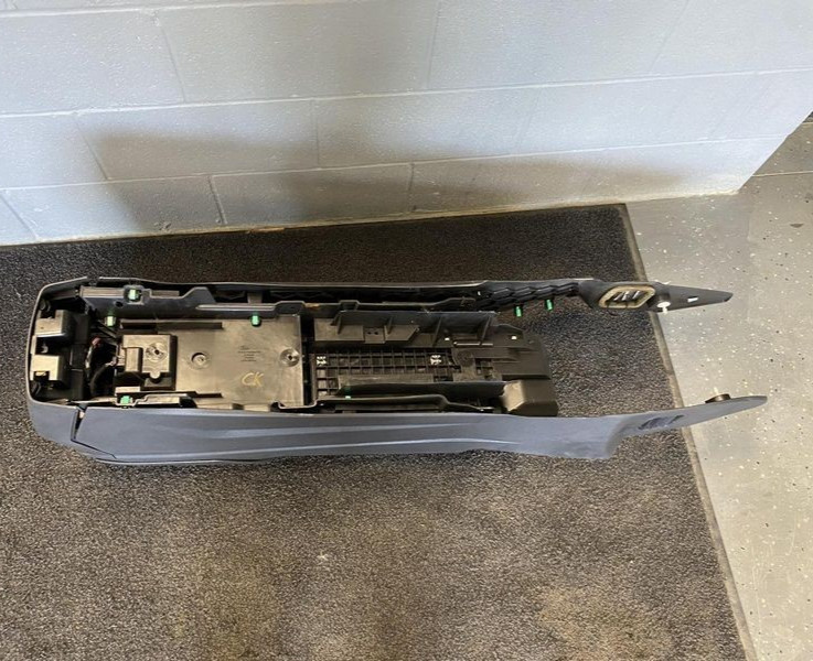 2011-2015 Ford Explorer Front Floor Center Console XLT with Select Shift OEM