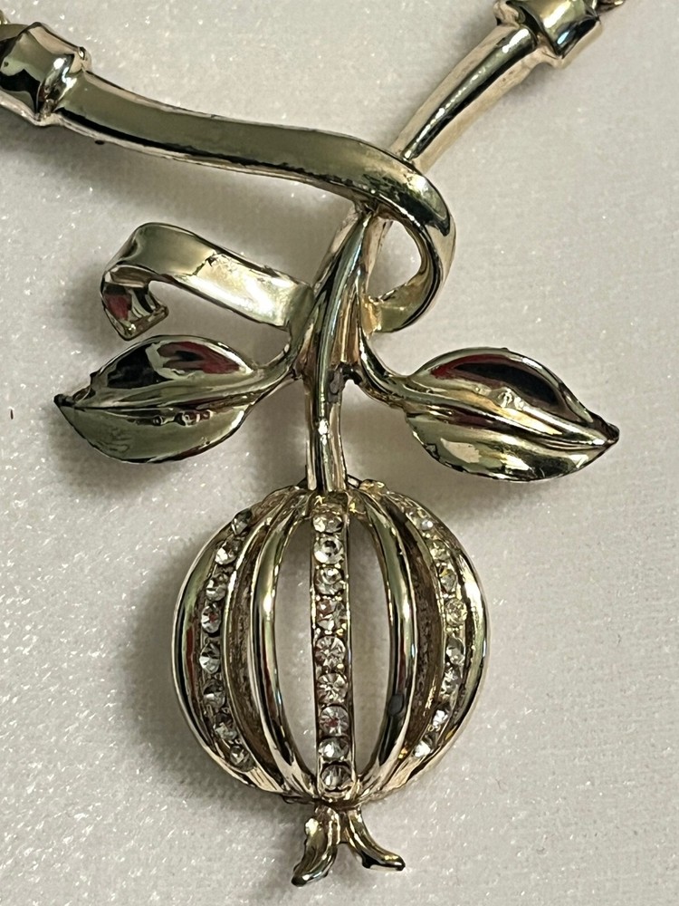 Vintage Hanging Flower Necklace