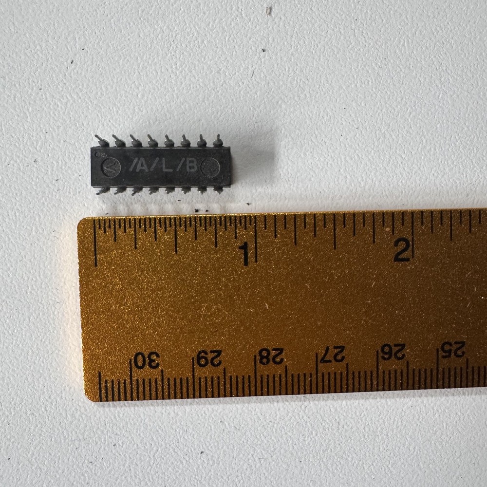 HP / AGILENT 1820-1466 integrated circuit ic