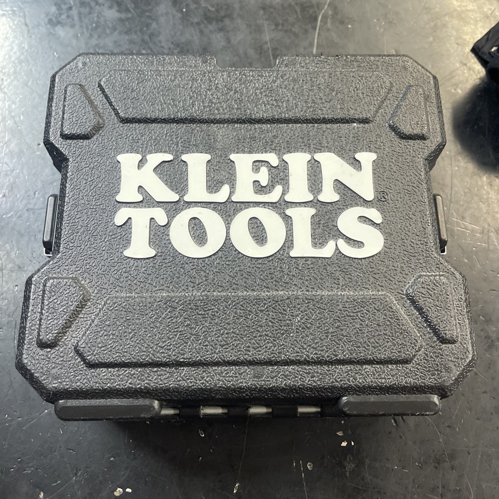 Klein Tools 93LCLGR Rechargeable Green Cross-Line Laser Level