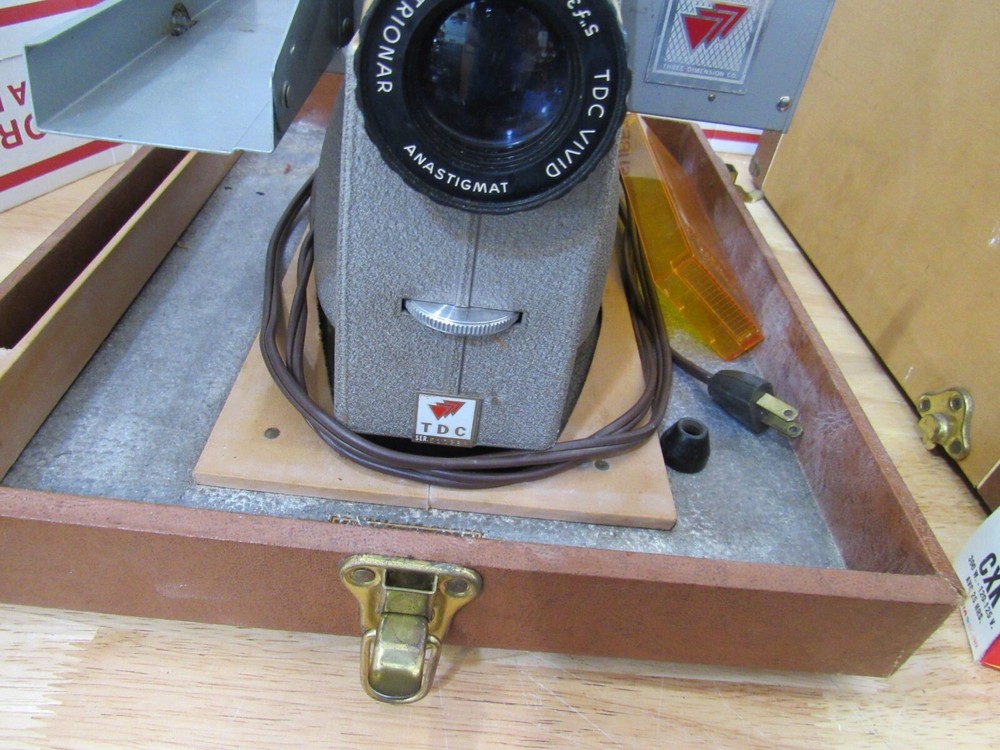 Vtg TDC Selectron Semimatic Streamliner 500 Slide Projector With Case [read]