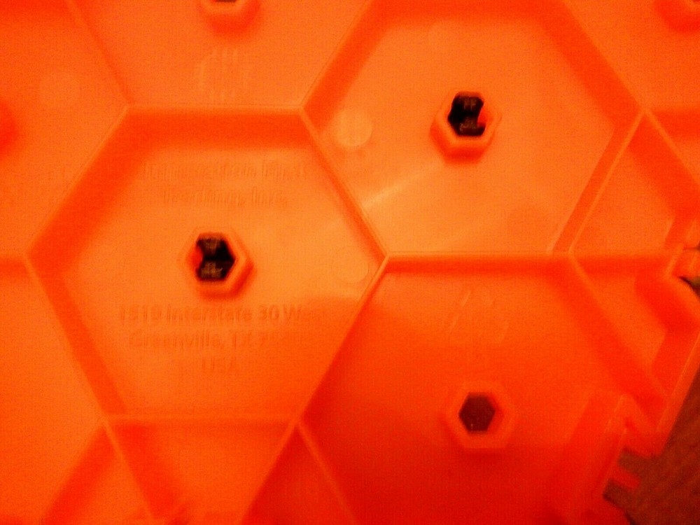 HexBug Nano V2 Habitat Climbing Tubes, Platform and 2 Working Hexbug Nanos