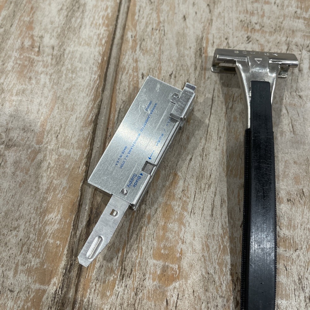 SCHICK Long Black Handle Injector Safety Razor