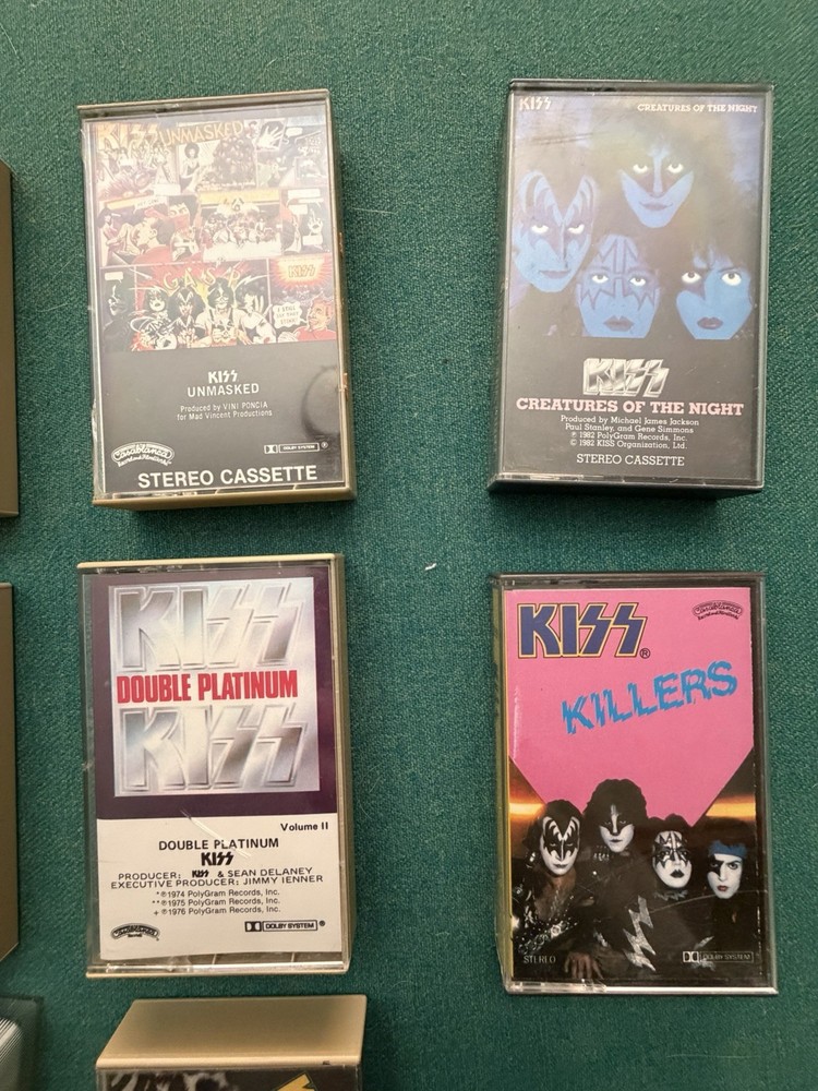 Kiss World Tour Program With Lot Of 11 Pre-owned Cassettes
