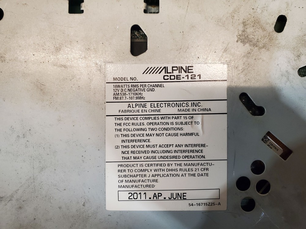 Alpine CDE-121 Radio Head Unit