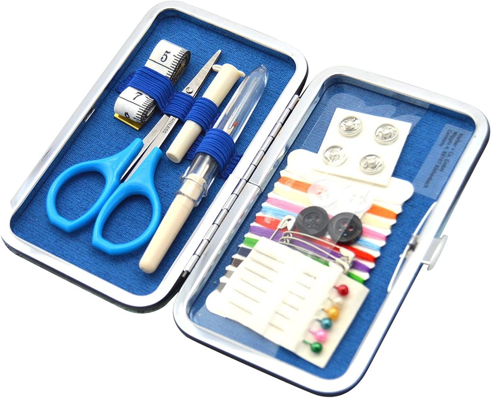 920-36 Travel Sewing Set With Needle And Thread