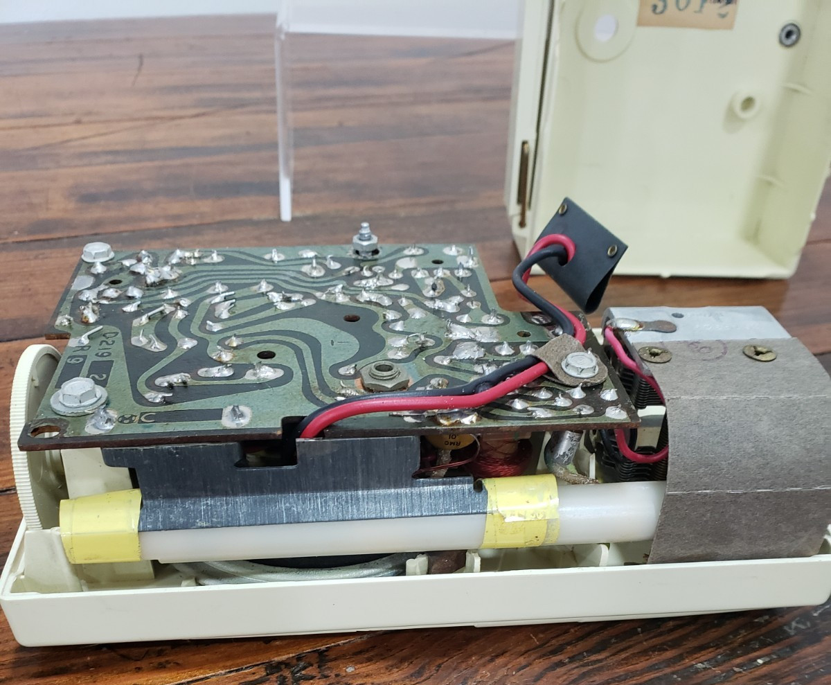 Vintage General Electric P808A Superheterodyne AM Transistor Radio NOT TESTED