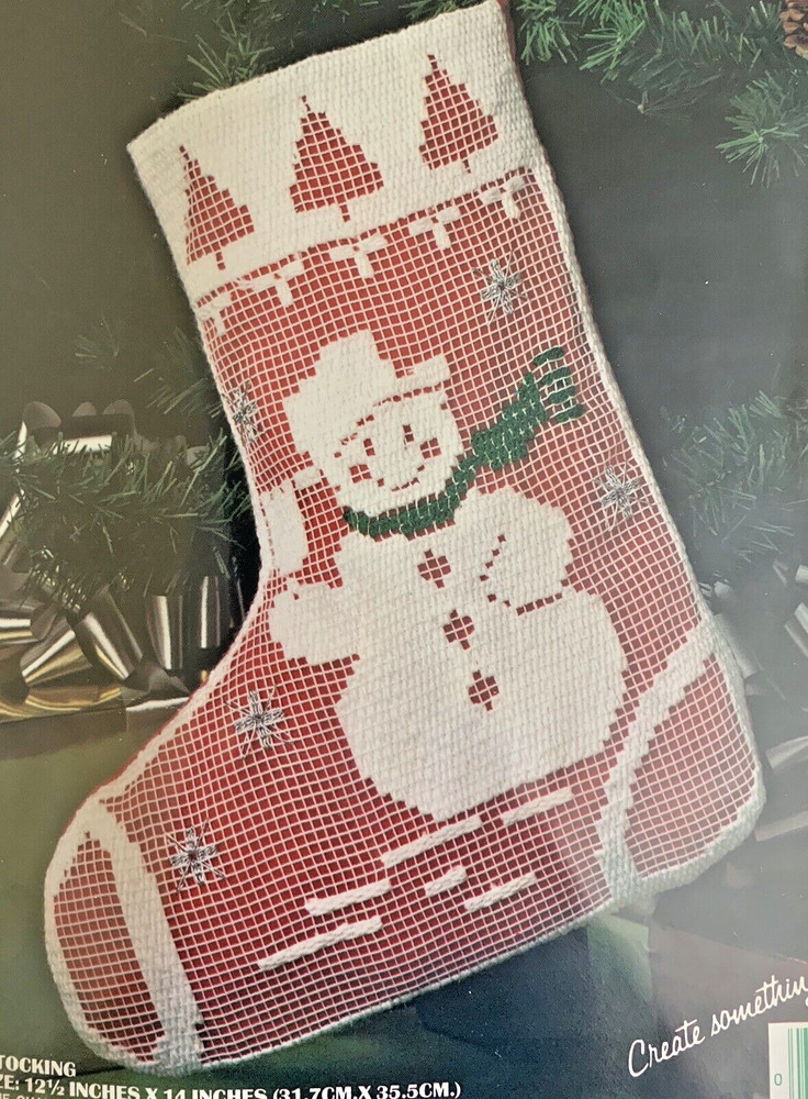 Vogart Crafts SNOWMAN STOCKING Net Darning Kit