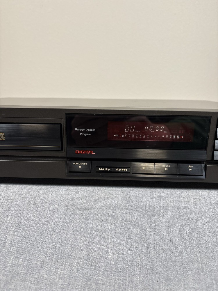 Technics SL-P101 CD Player 2DAC 4x Oversampling-Tray Doesn’t Eject