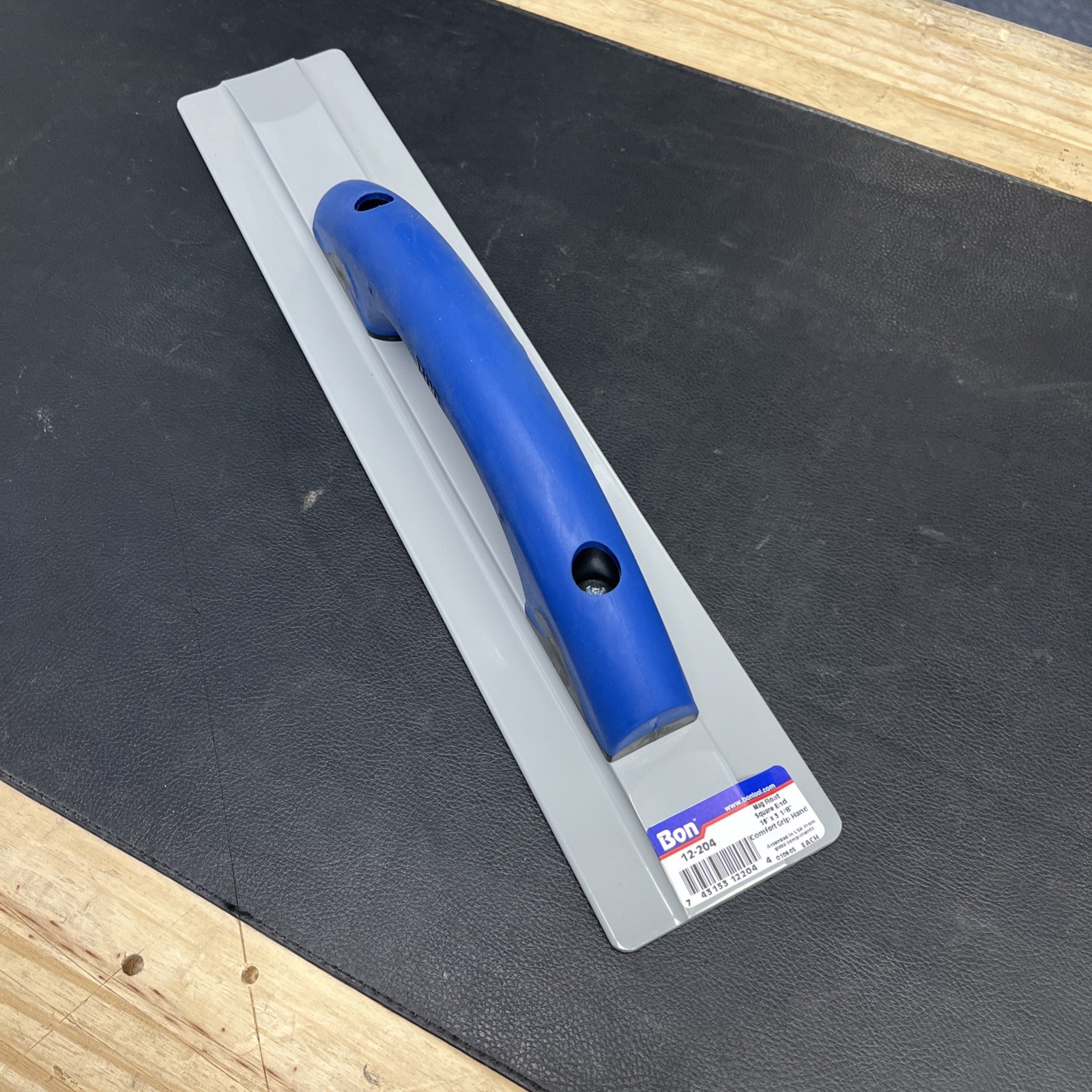 Square END CAST MAGNESIUM FLOAT - 16" x 3 1/8" COMFORT WAVE HANDLE