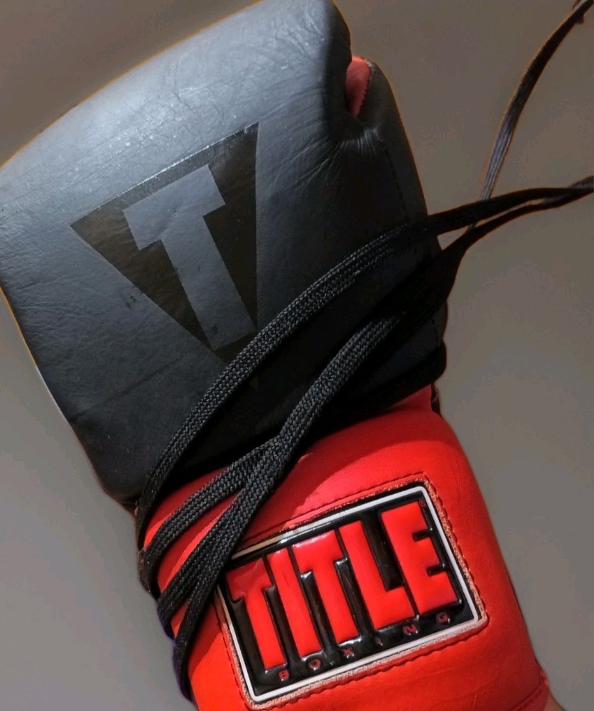 Title Boxing gloves 18 oz sparring