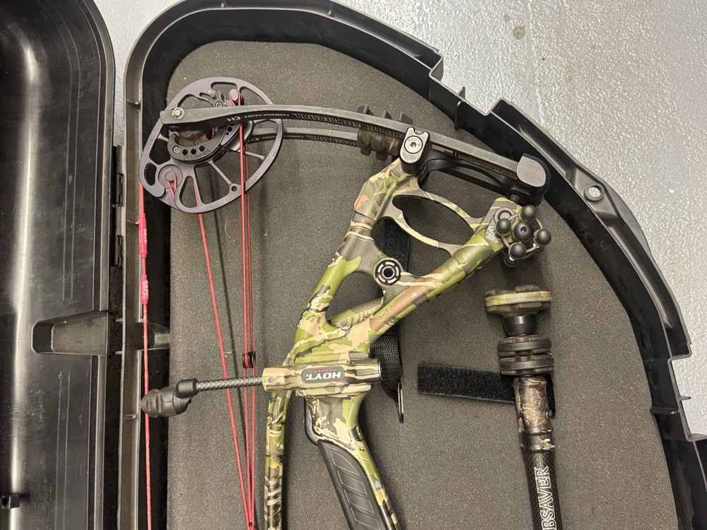 Hoyt Carbon Rx4 Compound Bow With Case