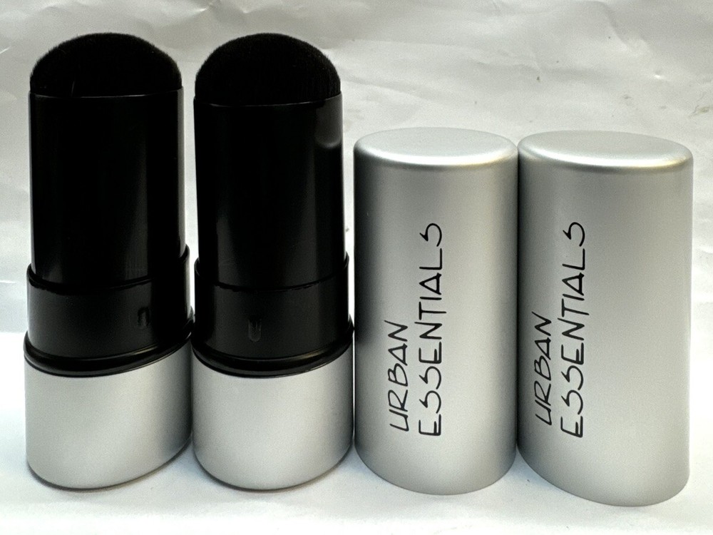 2 urban essentials compact makeup brushes