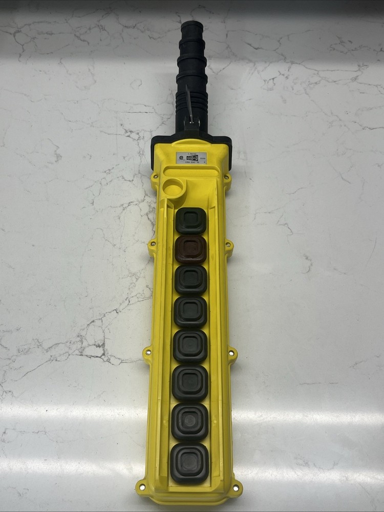 DUCT-O-WIRE L SERIES B300 Eight Button Hoist Controller