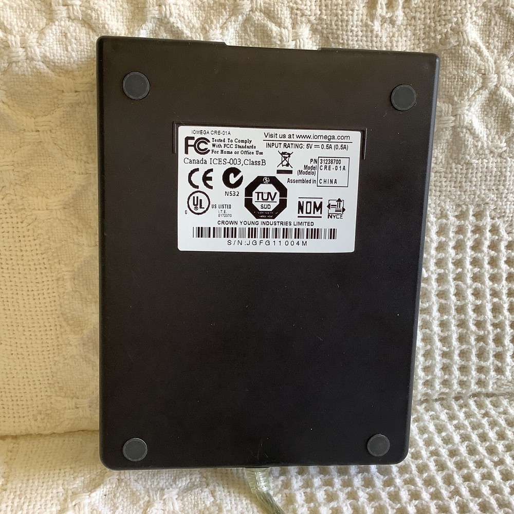 IOMEGA FLOPPY PLUS 7 IN 1 USB POWERED EXTERNAL MEMORY FLASH DISK DRIVE CRE-01A