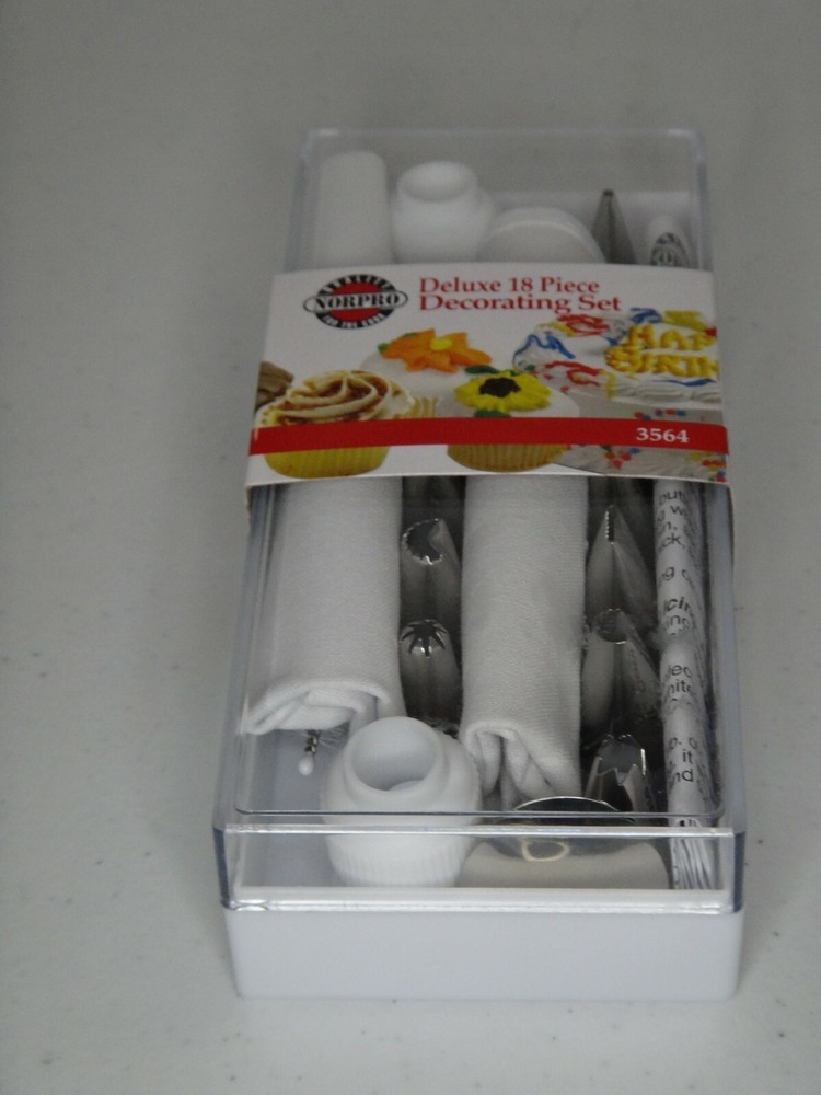 NORPRO Deluxe 18-PC Baking Cake Decorating SET in Gift Box