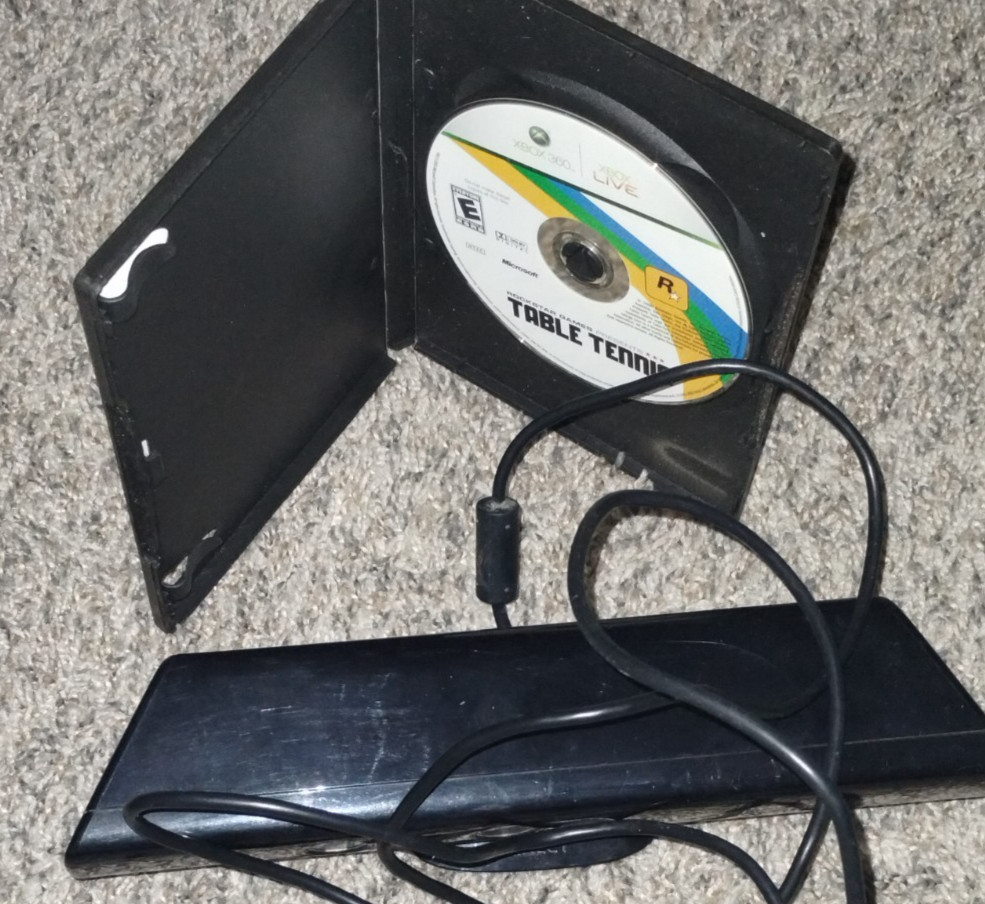 Microsoft Kinect Sensor for XBox 360+ ROCKSTAR table tennis disc only