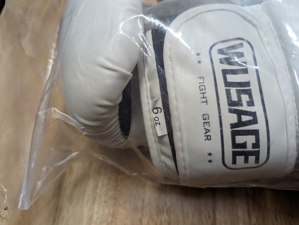 Wusage Boxing Gloves for Sparring/Competition, 6 oz