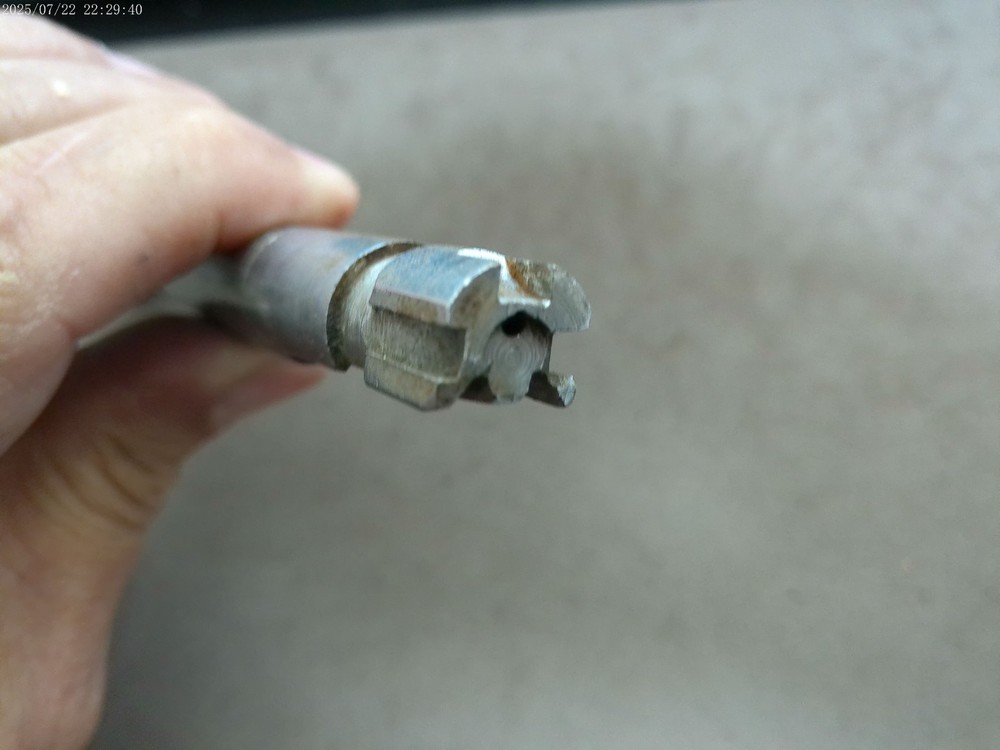 Marlin model 80 and 81 rifle bolt missing extractor