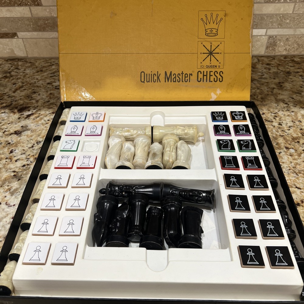 VINTAGE 1971 QUICK MASTER CHESS GAME LEARNING SET TEACHER REVERSATILE CHESSMEN