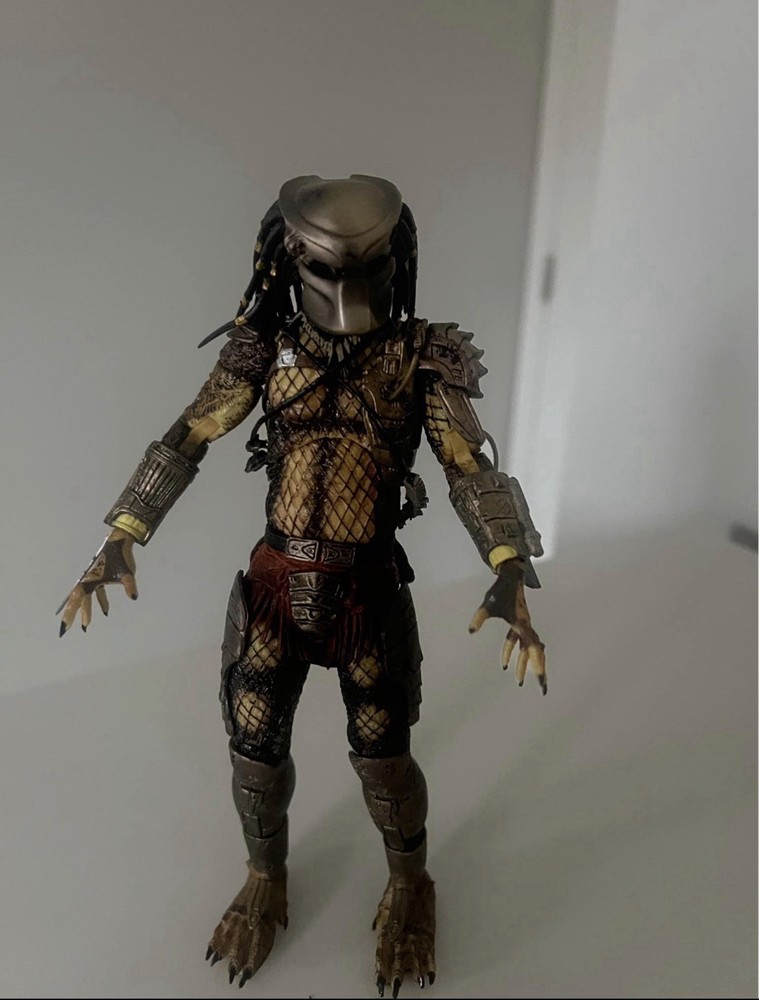 Predator Jungle Hunter Action Figure with Accessories