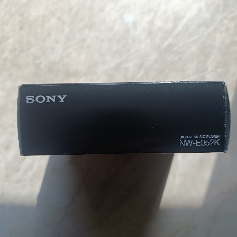 Sony NW-E052K 2GB Completed in Box Used