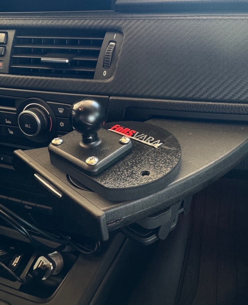 Garmin Catalyst mount for BMW 3 series E9X E90 E91 E92 E93