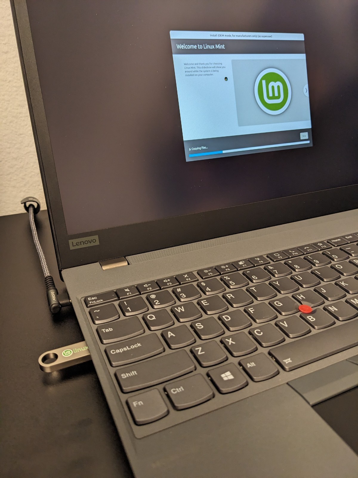 Linux Mint 22.3 Cinnamon 64-Bit Bootable USB Installer for PC & Laptop