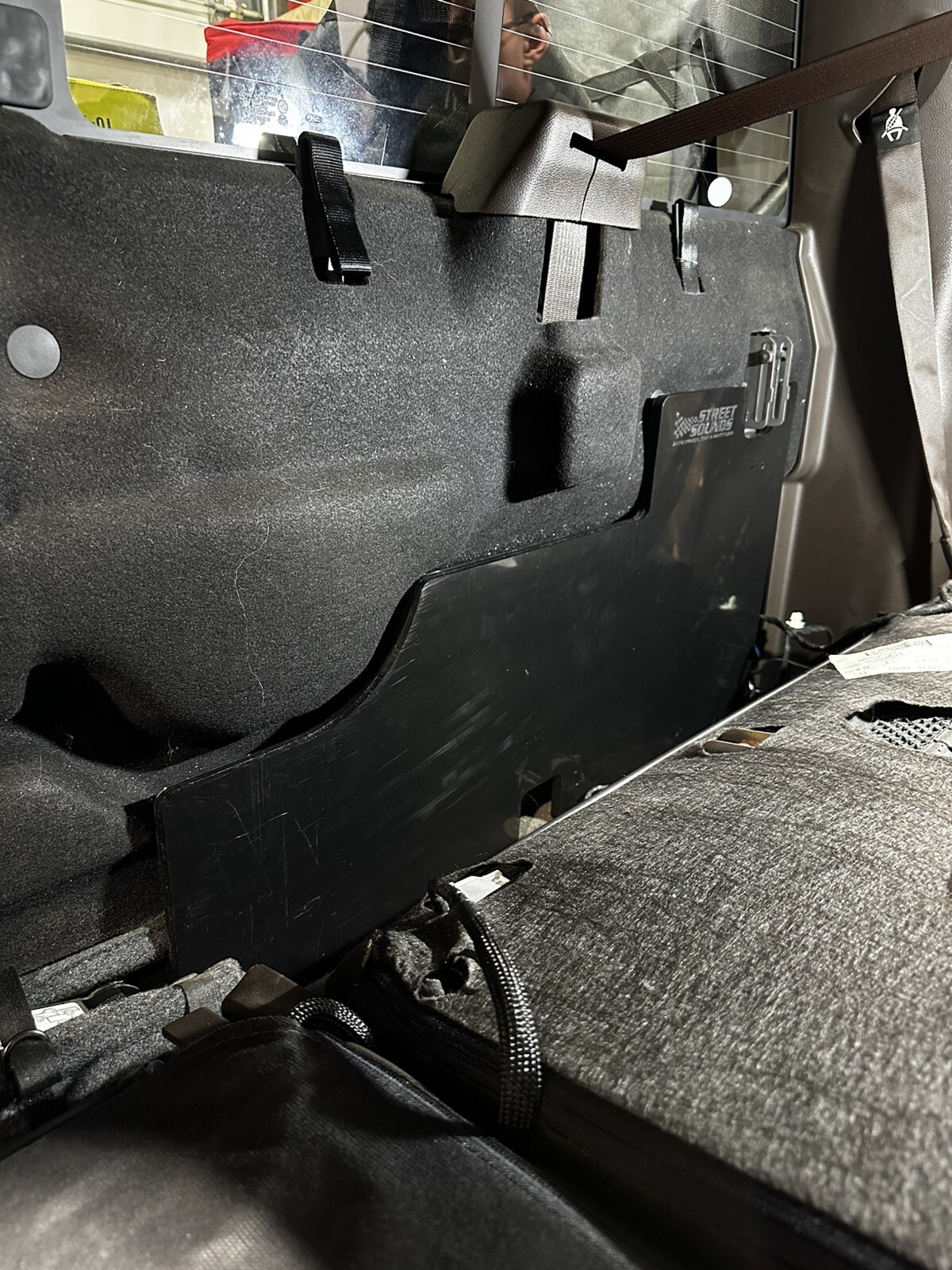 2015 -up Ford F150 and 2017-up Ford Superduty Amp Rack