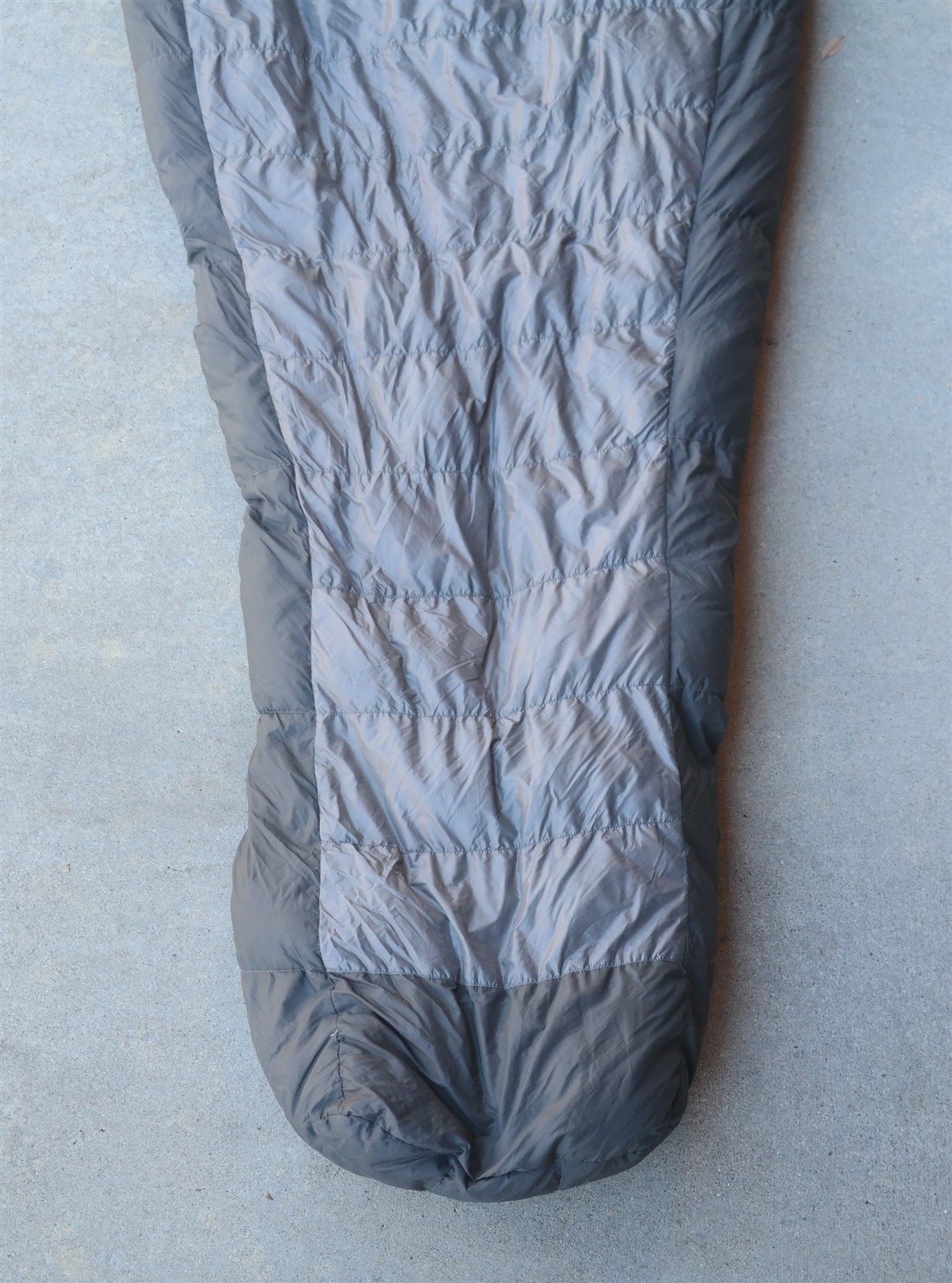 REI IGNEO Down Sleeping bag 80" X 30" rated 20 degrees (READ)